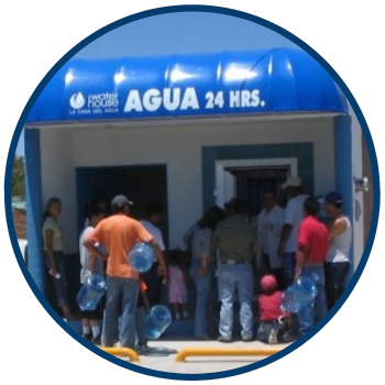 families using agua water vending machine image